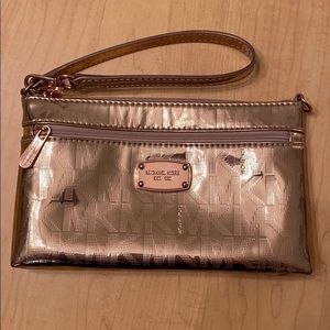 Michael Kors Rose gold wristlet